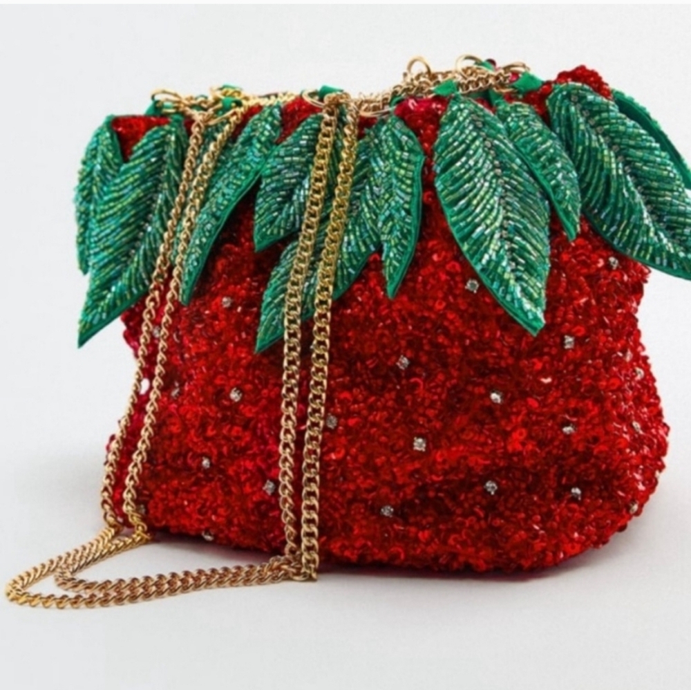 ISO Zara 🍓Strawberry🍓 Shaped Sequin Bag